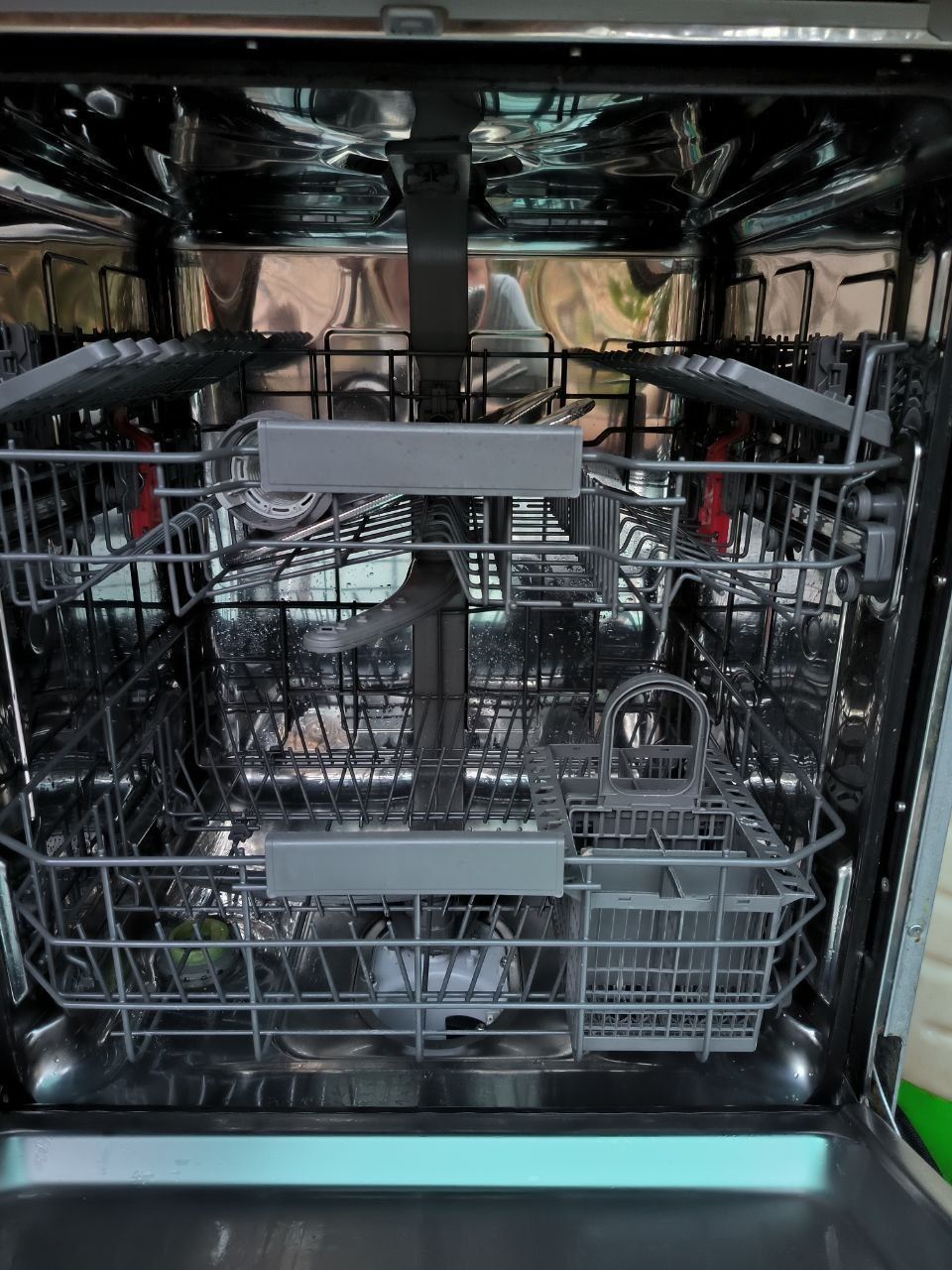Посудомийна машина Whirpool 60см вбудована посудомийка пральна