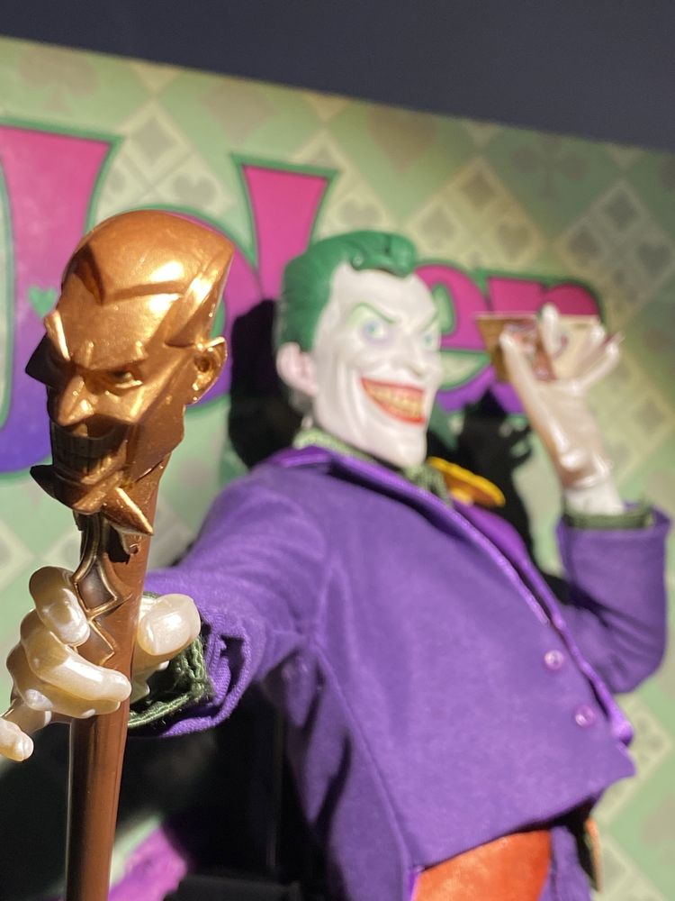 Classic Joker Sixth Scale Figure