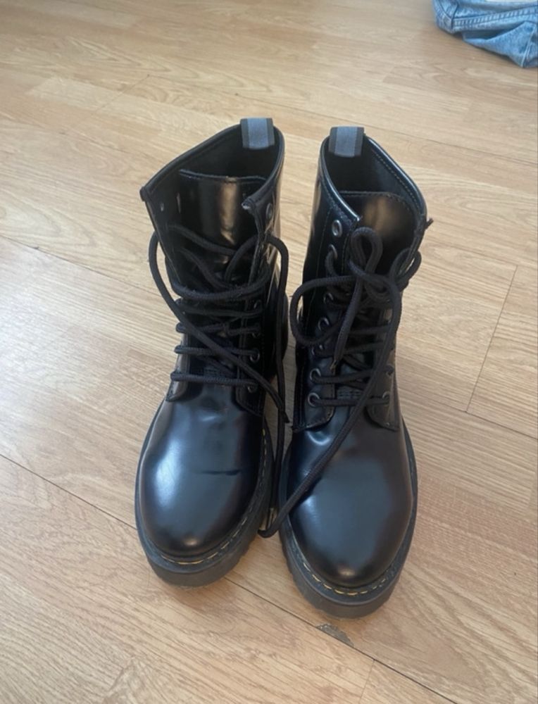 Botas pretas/Black boots 36