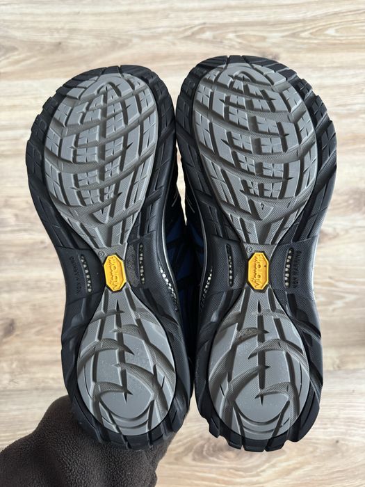 Продам кросівки чоловічі