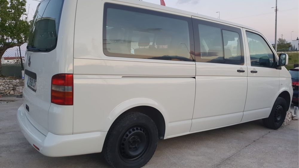 Aluga-se carrinha VW T5 Transporter 9 lugares