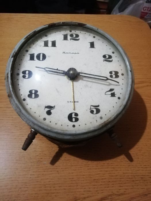 Годинник настільний *слава*