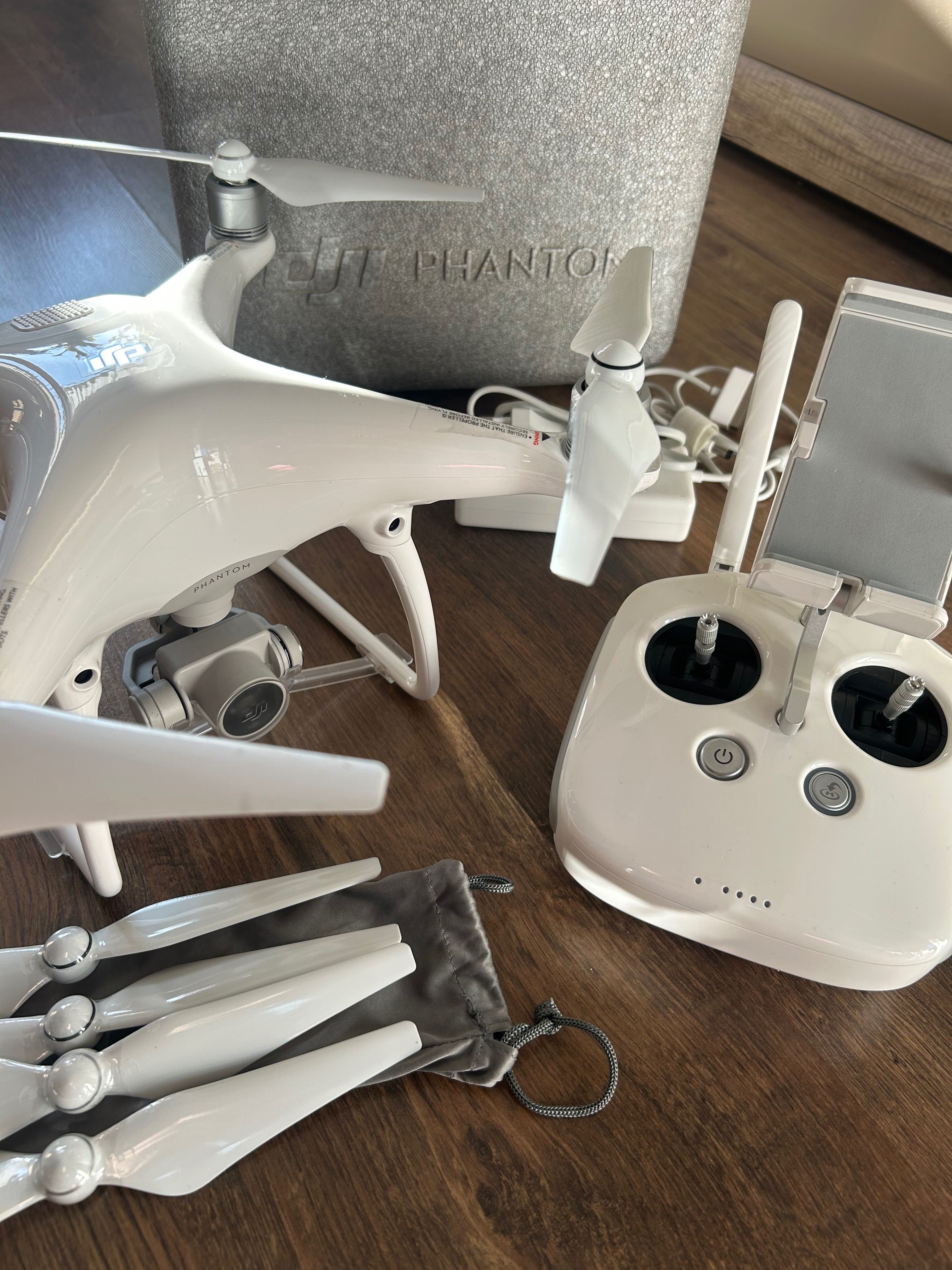 Dron Dji Phantom 4