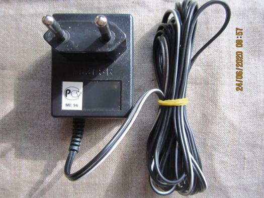 Продам недорого блок питания AC/DC ADAPTOR SA35-28-1