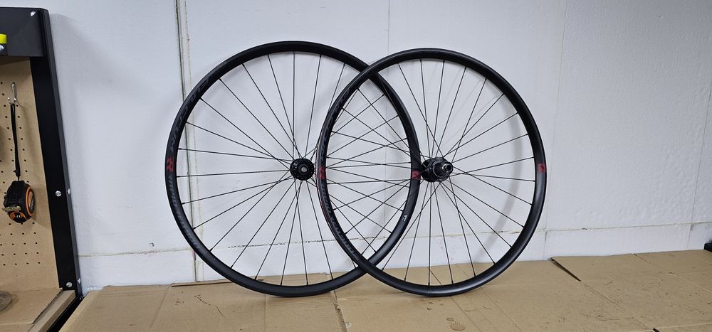 Zestaw kół 28" Fulcrum Rapid Red 900. Gravel, szosa