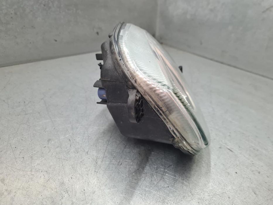 Farol nevoeiro frente direito FORD Fiesta VII (HJ, HF)