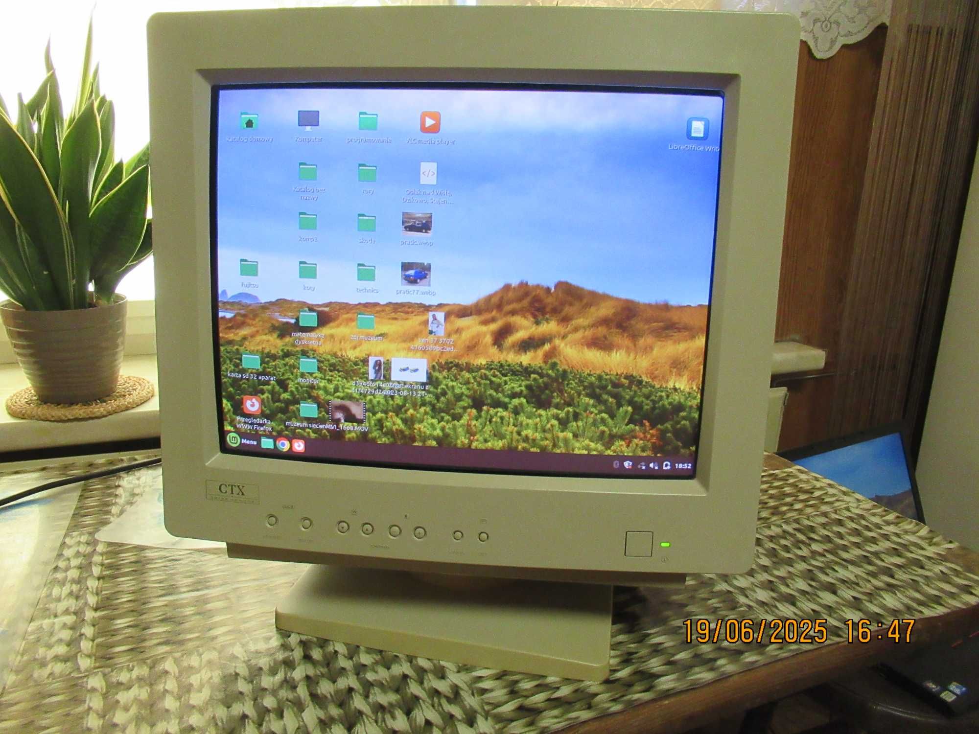 Stary monitor kineskopowy CRT CTX 1769se