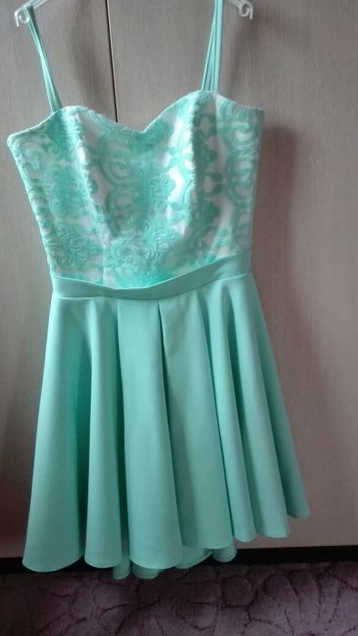 Miętowa sukienka