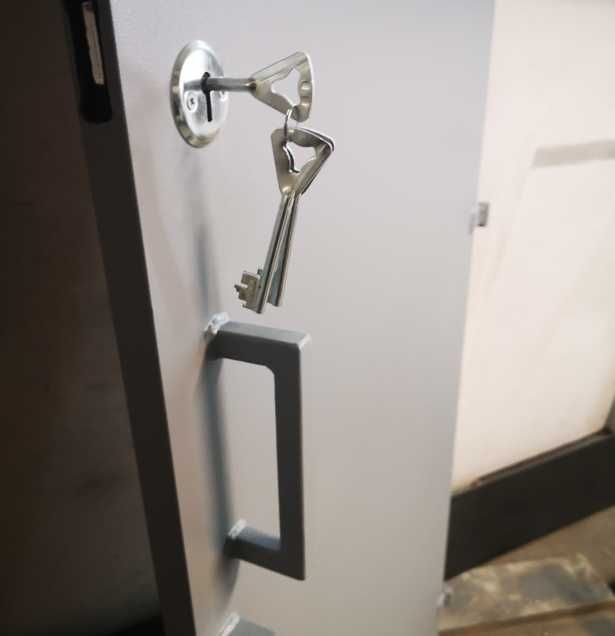 Drzwi stalowe do piwnicy, spawane, techniczne, pancerne pod wymiar