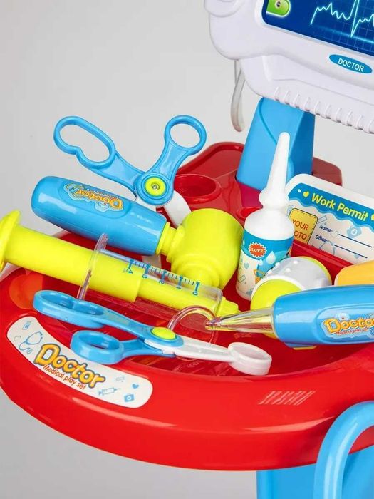 Дитячий ігровий набір лікаря візок зі світлом та звуком 17 предметів