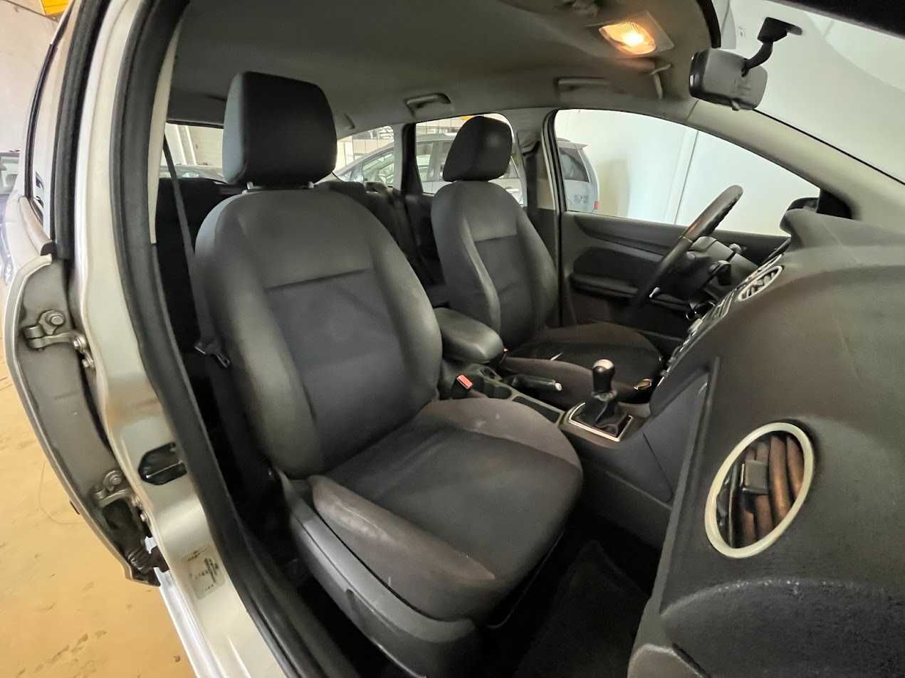 Ford Focus SW 1.4 Guia