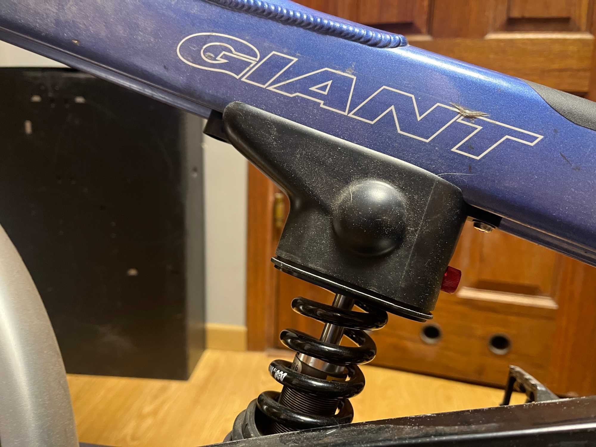 Giant Revive Dual Sram - amortyzowany rower półpoziomy 21 biegów