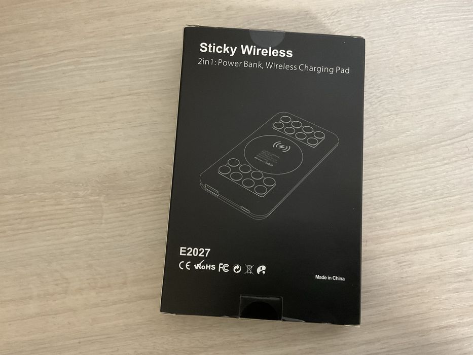Повербанк 2 в 1: Wirele Charning Pad