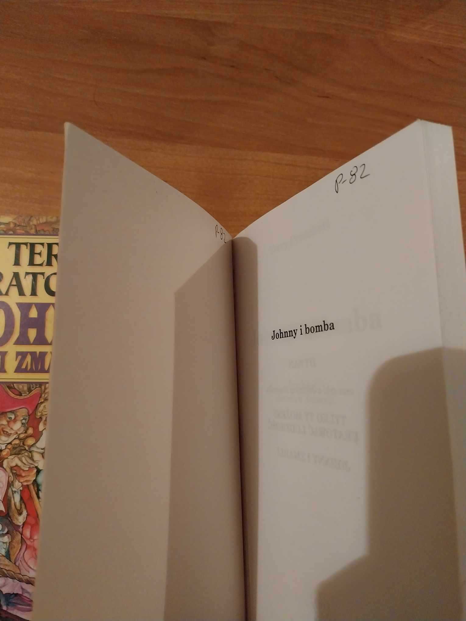 Tylko ty możesz uratować ludzkość + Ciemna strona... - Pratchett opis