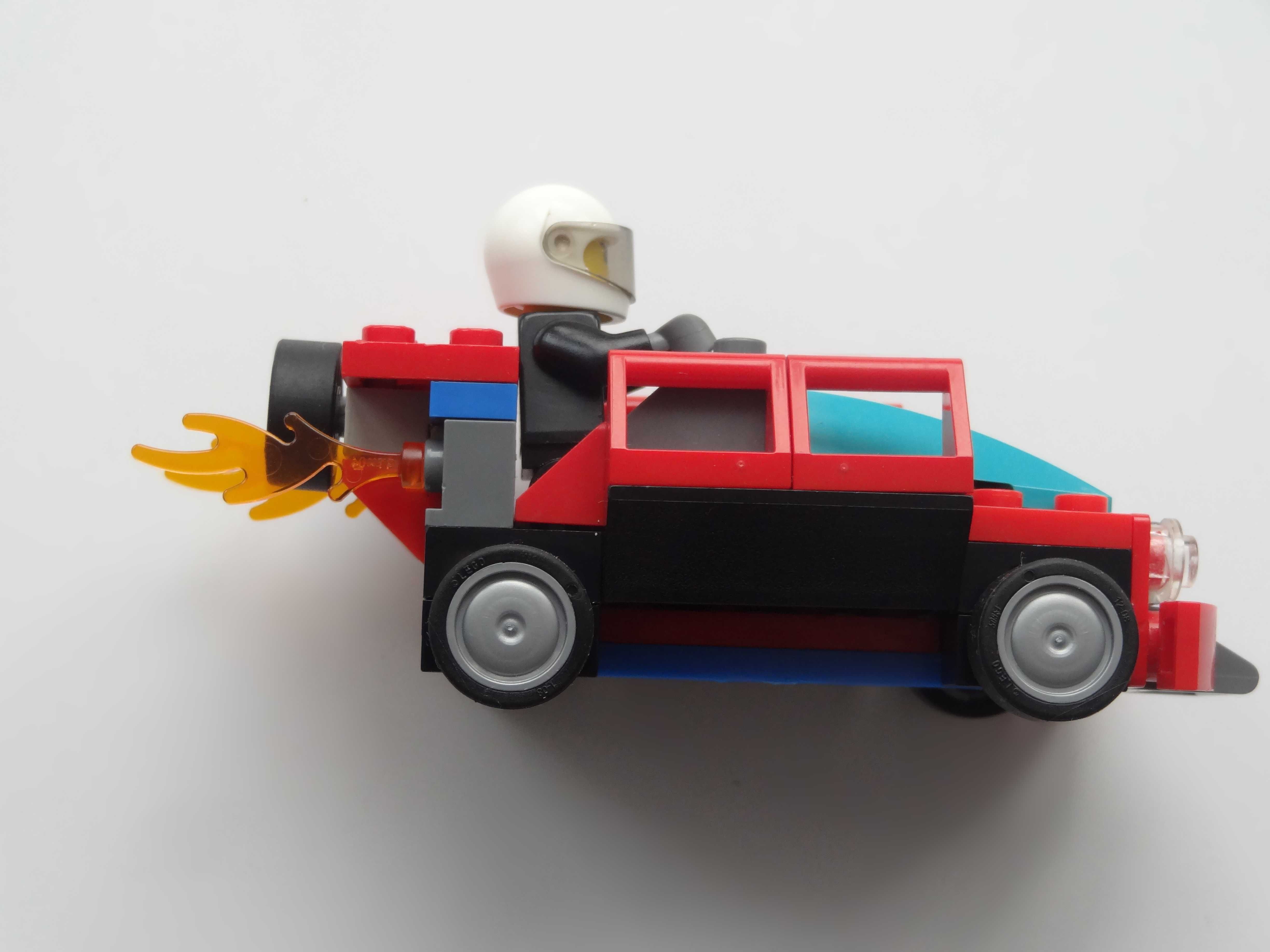 Superszybkie auto z turbo napędem z klocków Lego z kierowcą-ludzikiem