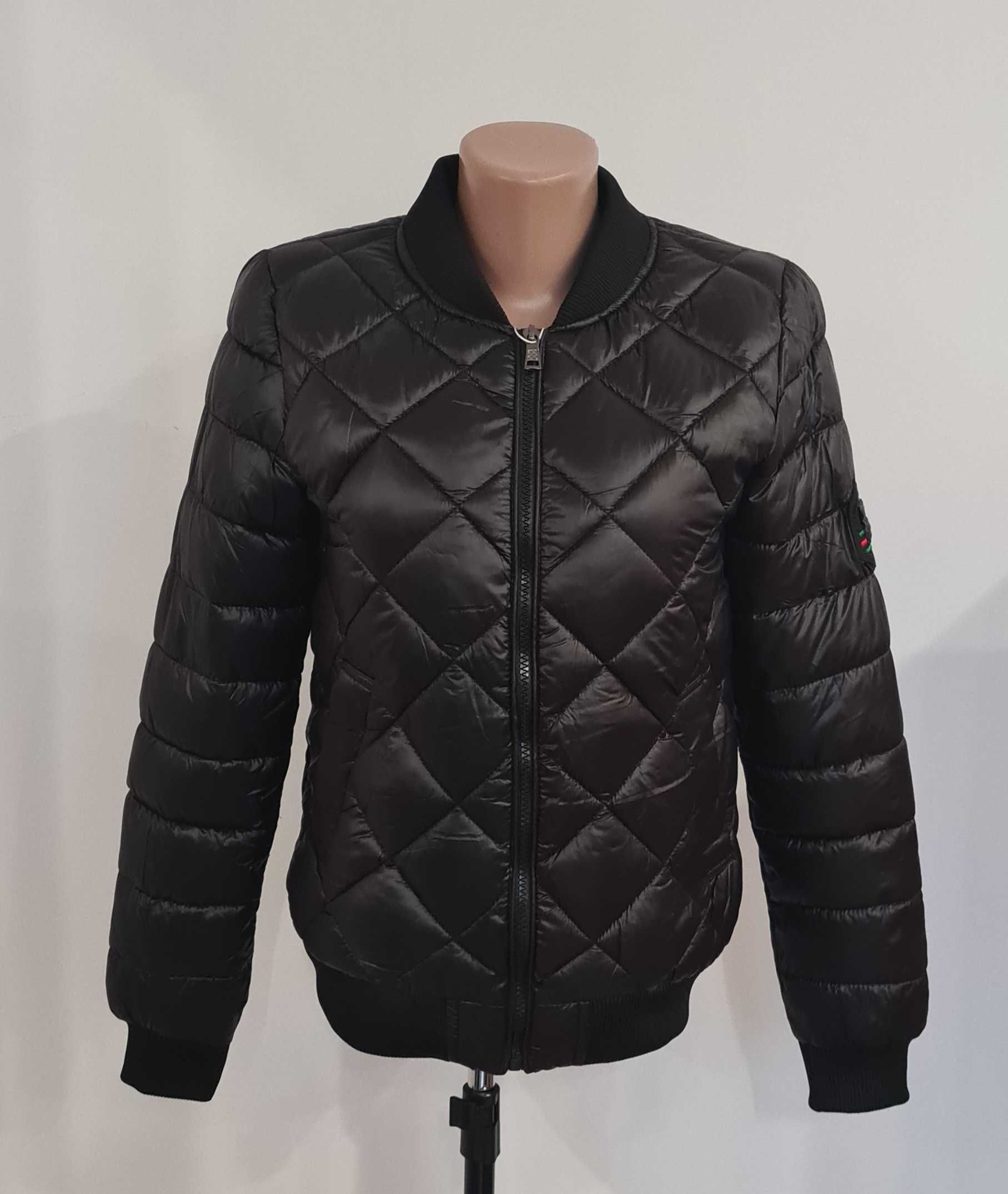 Короткая демисезонная куртка 42-44р.