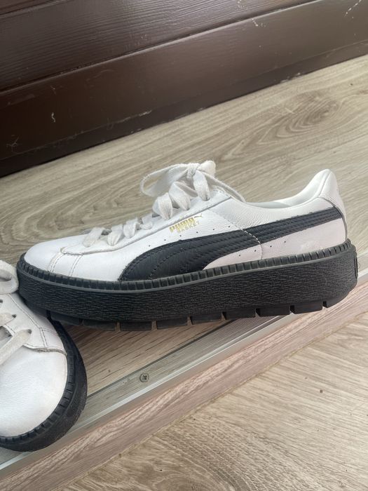 Puma Basket na platformie