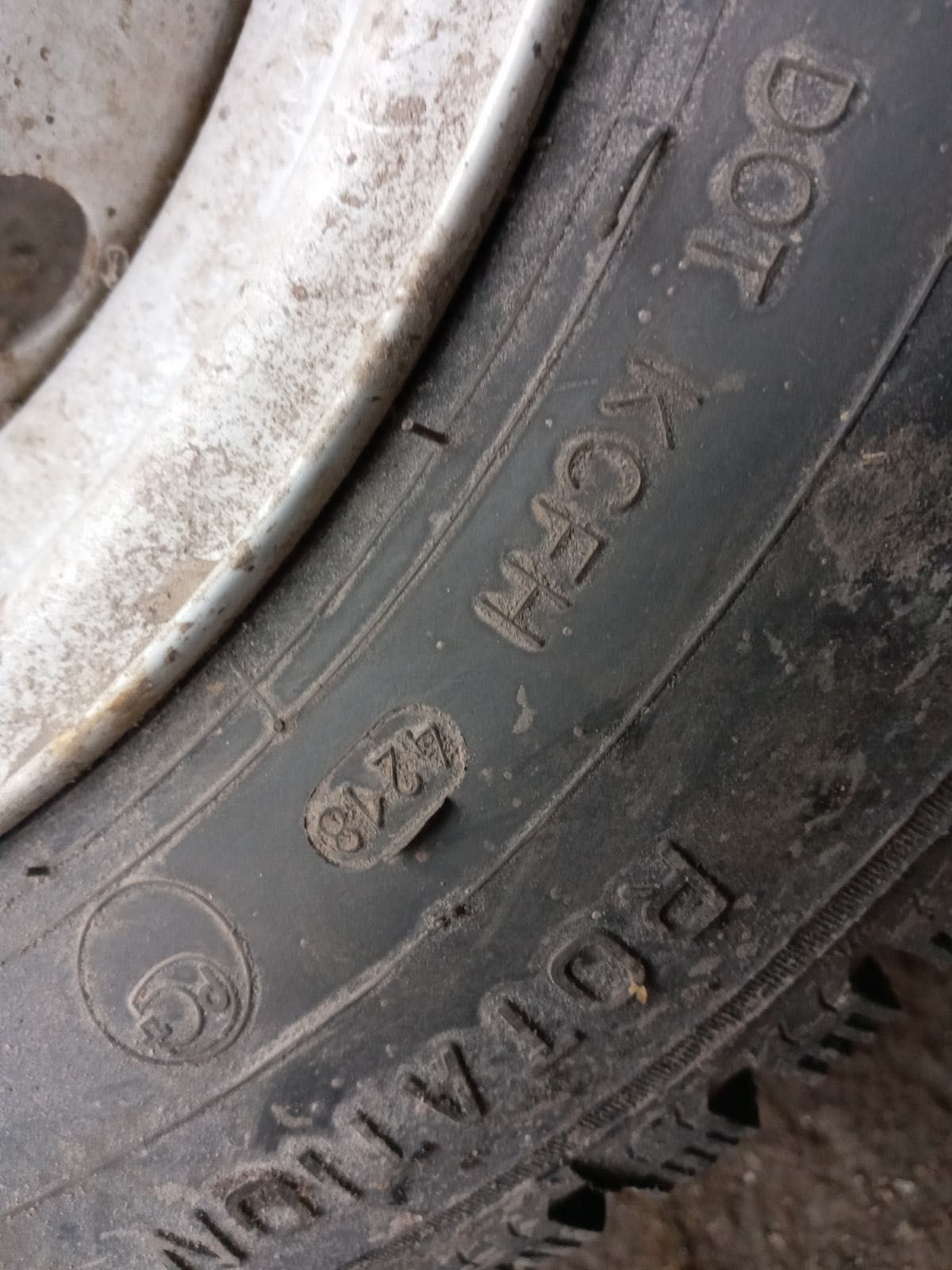 Резина (шина , гума , скат, колеса) з дисками зима/шип R13