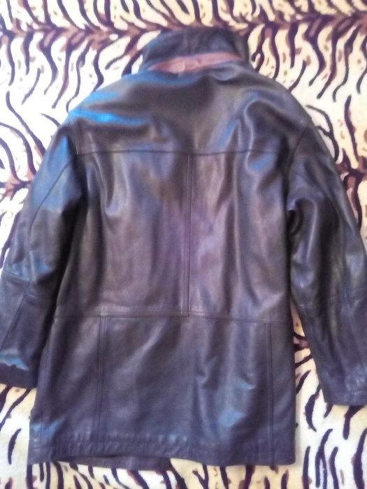 Кожаная мужская куртка "Timberland" размер  S. Made in China.
