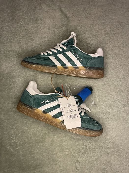 Adidas spezial.