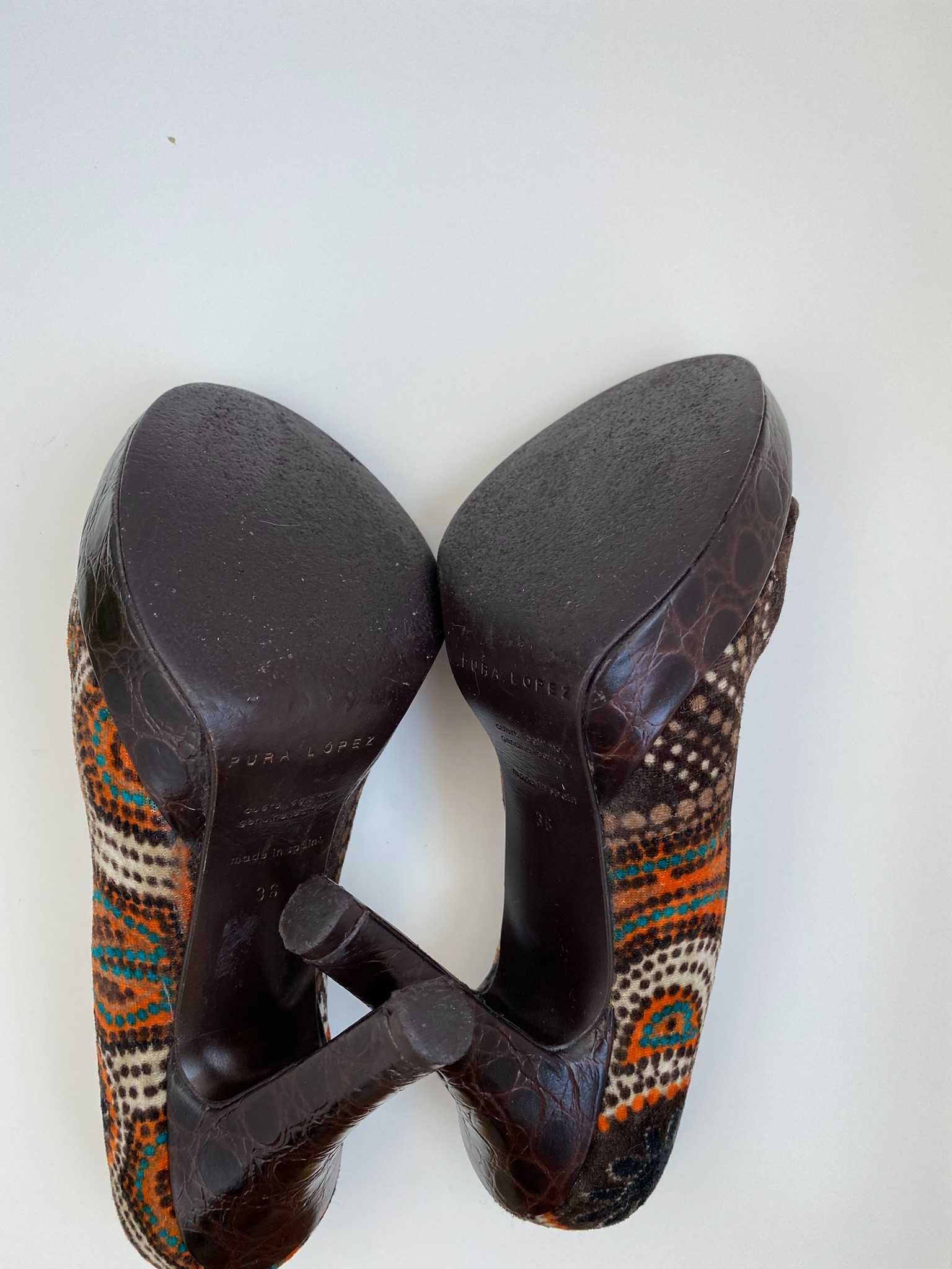 Par de sapatos  veludo colorido _ Pura Lopez