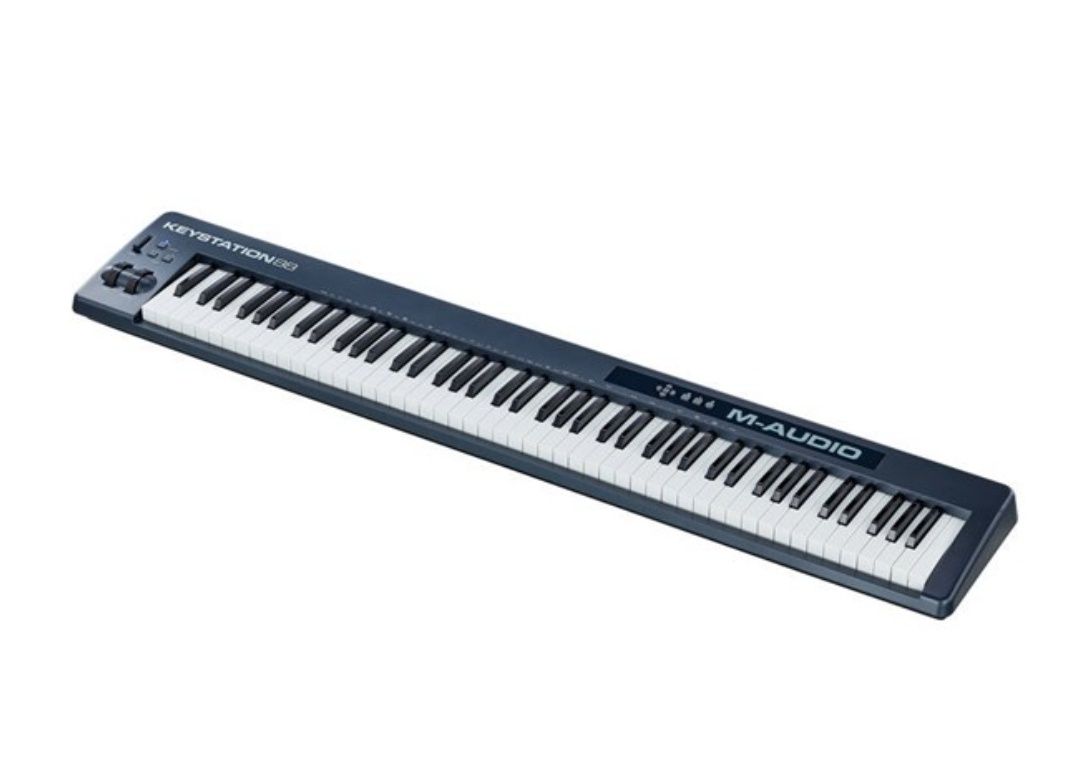 Teclado MIDI M-AUDIO Keystation 88 como novo + Cabo Lightning para USB