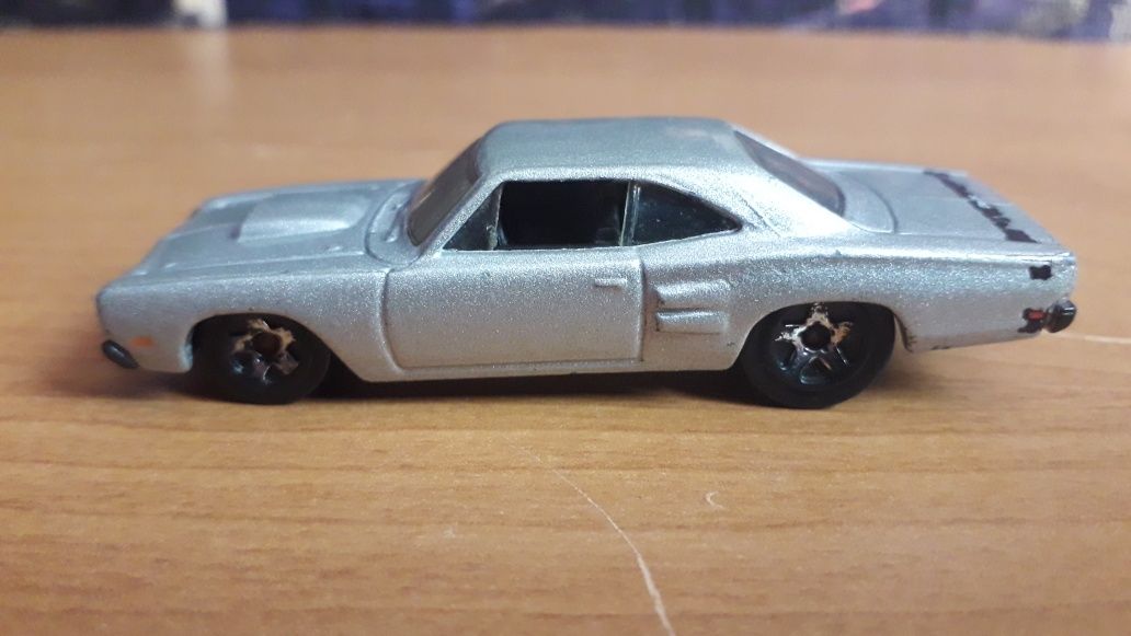 Машинка Dodge Coronet Super Bee 1969 от Hot Wheels. DCC 2007.