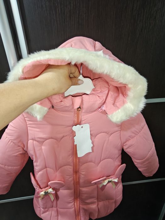 Зимова куртка на дівчинку