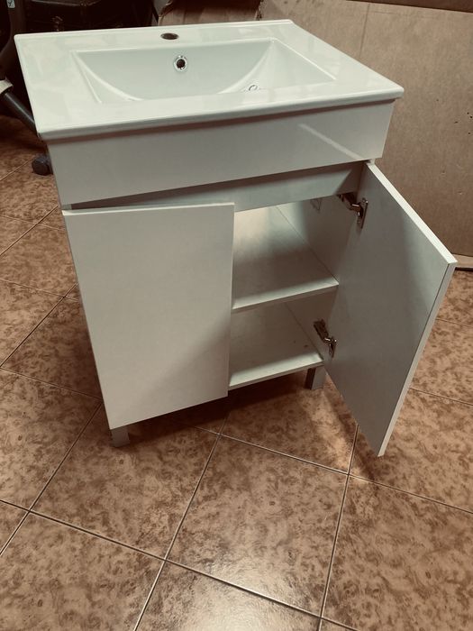 Armário de casa de banho com lavatório