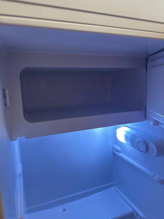 Однокамерний холодильник Hisense RR106D4CWE (82 л)