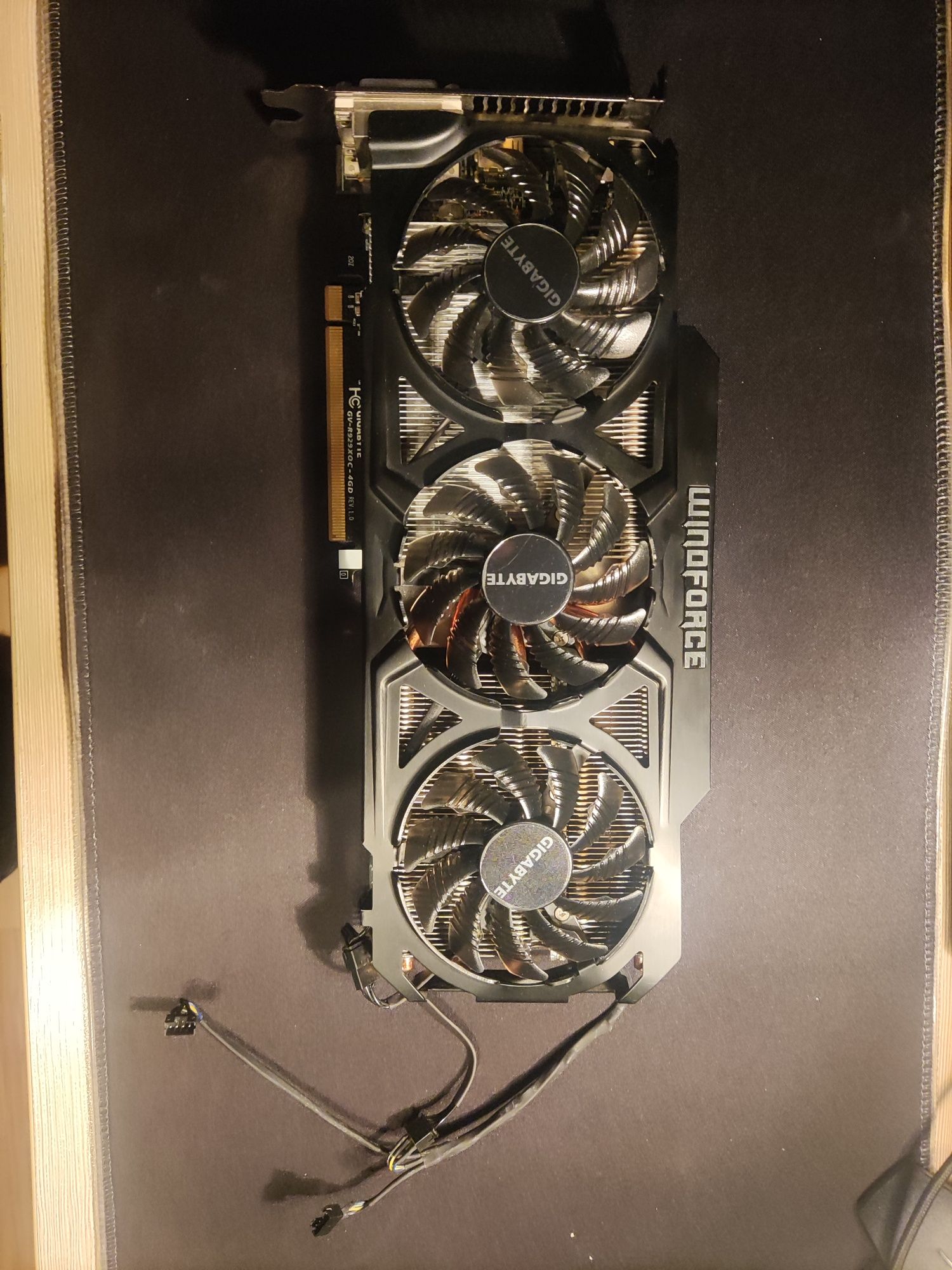 Karta graficzna Radeon R9 290X Windforce 4GB