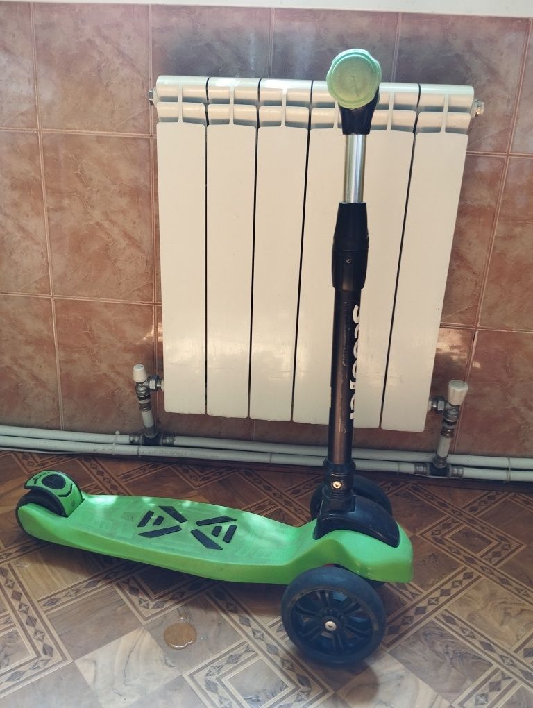 Самокат scooter в гарному стані