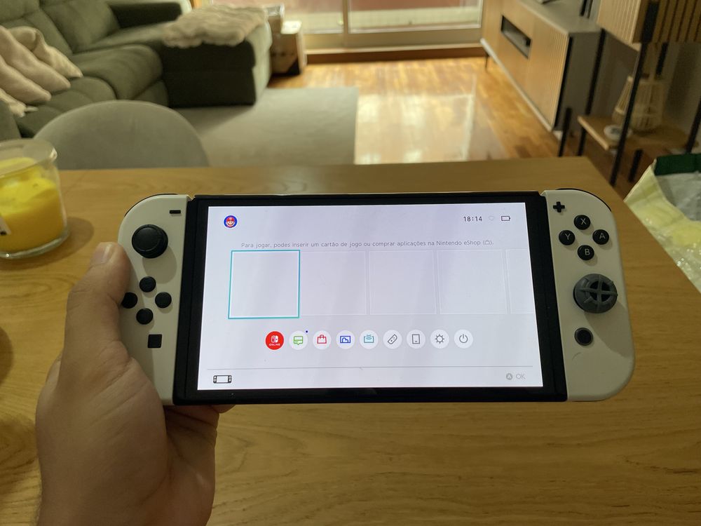 Nintendo Switch Oled Branco + 2 jogos extra + acessórios