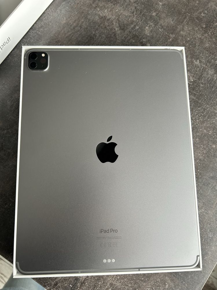 iPad pro 12.9 6gen z klawiaturą