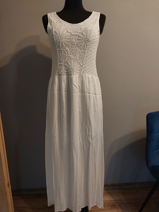 Biała długa sukienka rozm uniwersalny Stan idealny