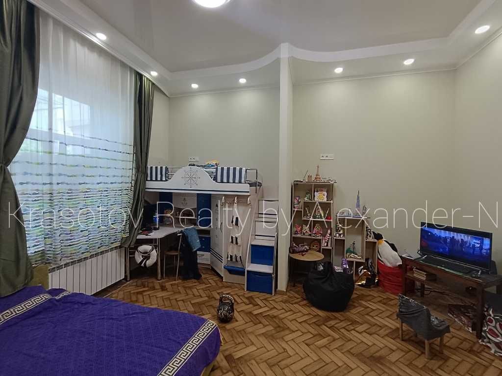 Французский б-р: продам дом на две 2 ком квартиры в престижном районе!