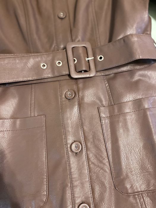 Сукня з штучної шкіри, шоколадного кольору