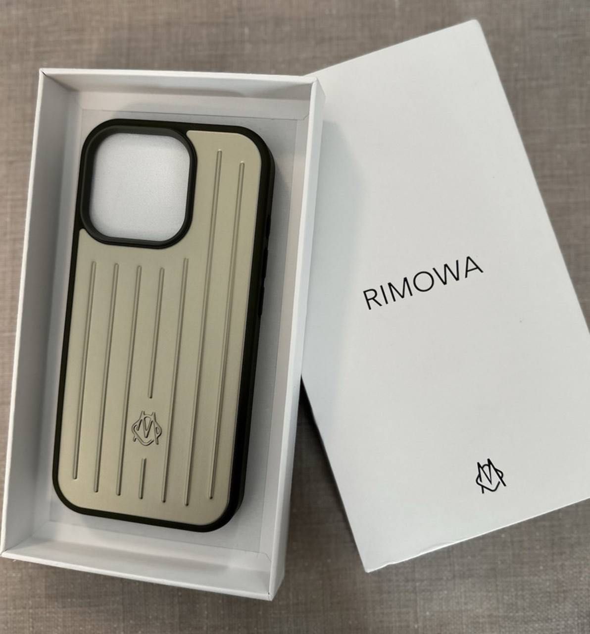 Чехол Rimowa iphone 16 pro
