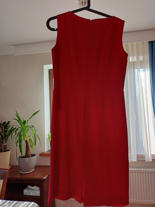 Sprzedam czerwoną sukienkę