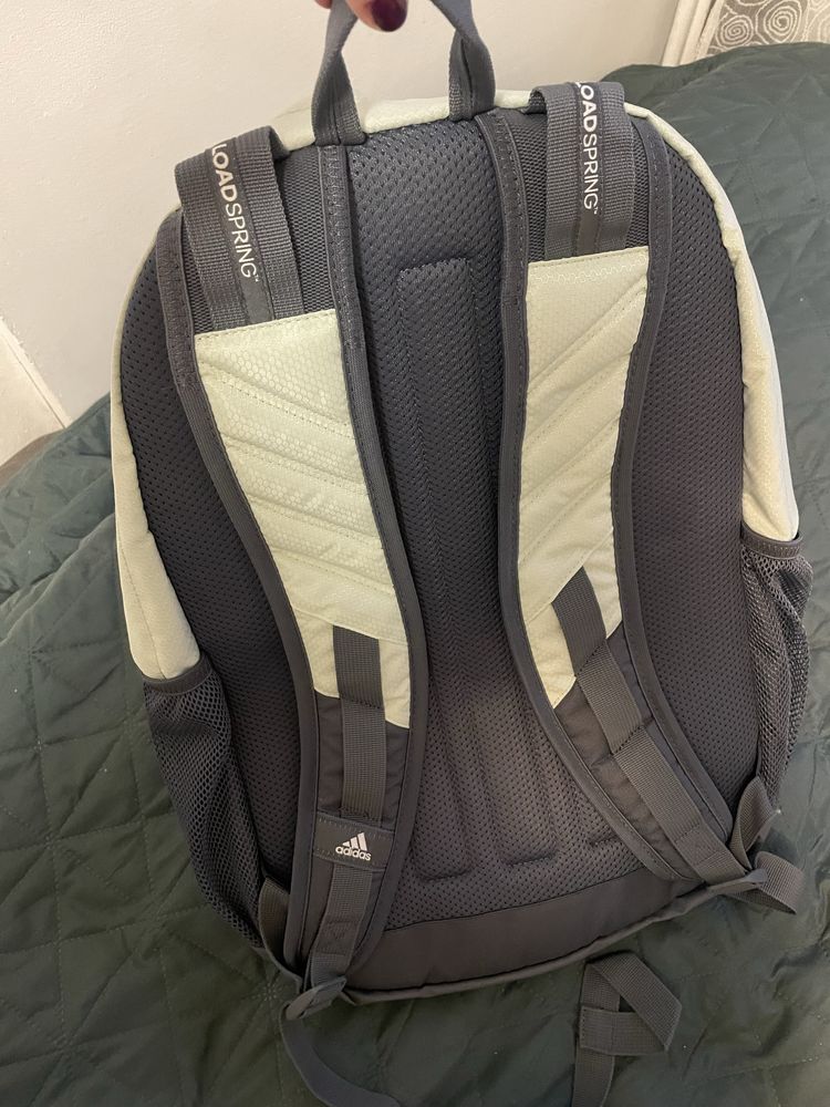 Plecak Adidas z USA pojemny idealny do szkoly, do samolotu i w góry