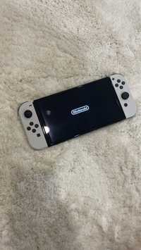 Ігрова приставка портативна Nintendo Switch OLED (White)