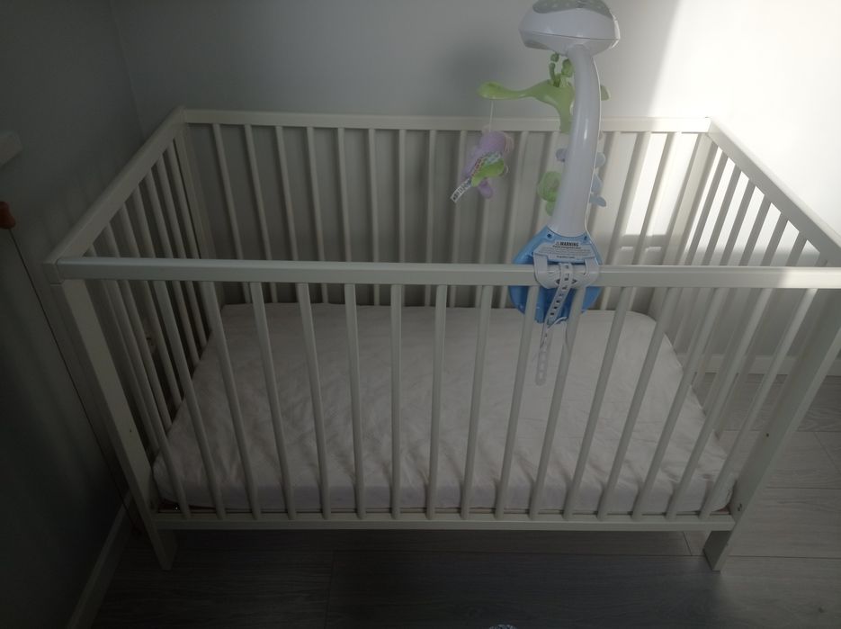 Łóżeczko ikea białe z materacem