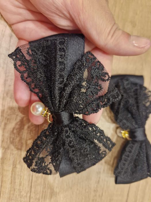 Zestaw dwóch nowych spinek czarne koronkowe perełki