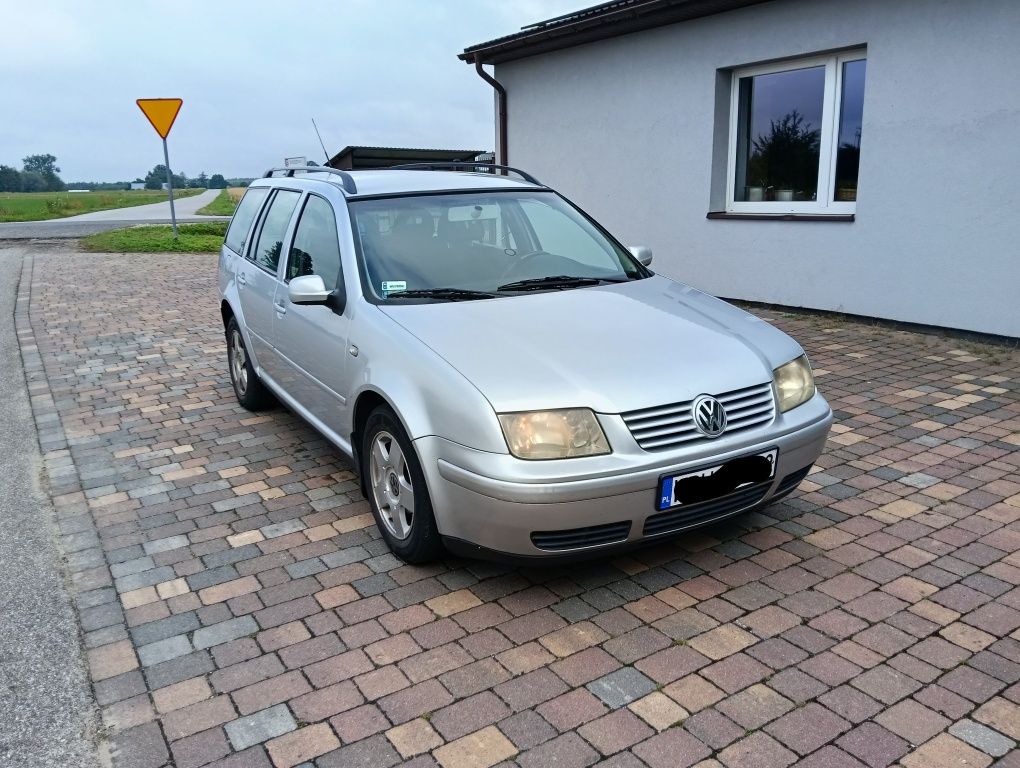 Sprzedam VW Bora 1.6 Benz Rok 2001 Spr Klima Alu Hak Stan Bdb