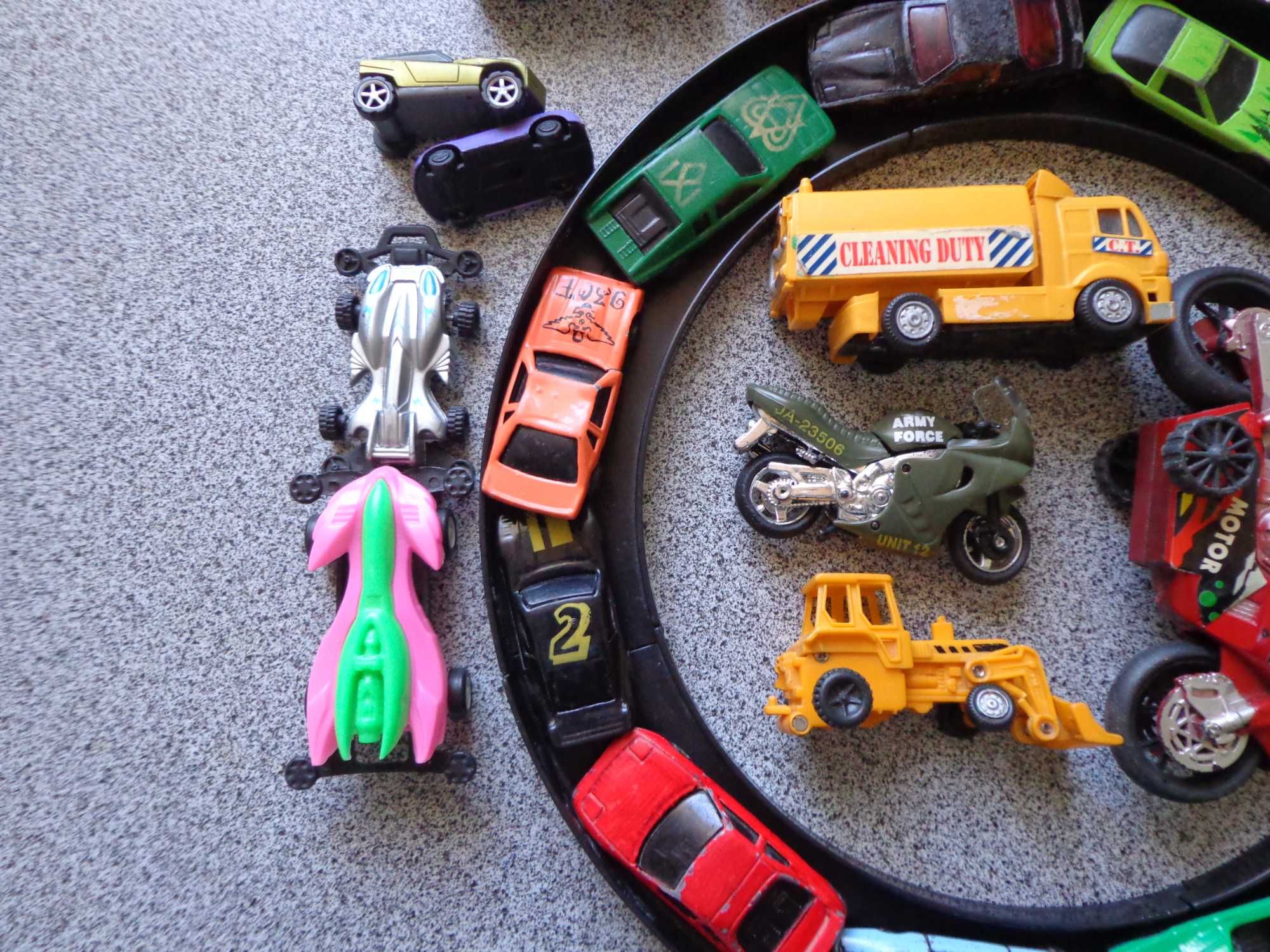 Модели машин мотоциклы ,трасса дорога игрушечная игрушки для мальчиков