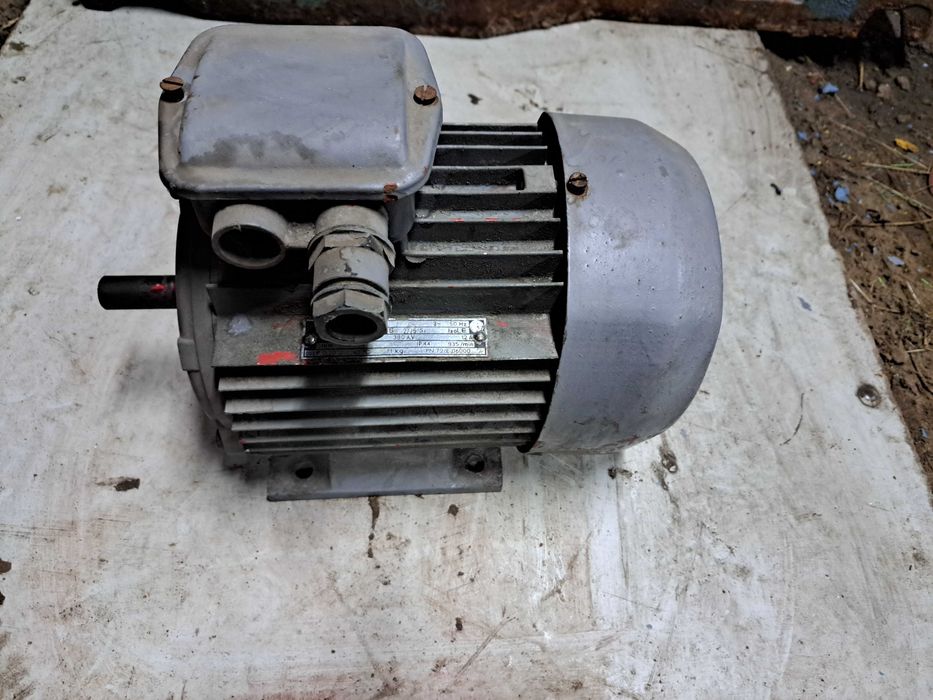 Silnik elektryczny Tamel 380V 0,4 kw SAe 16a