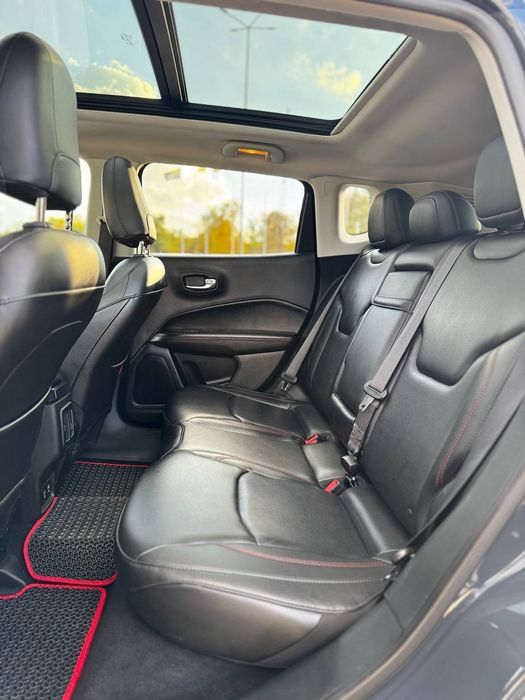 Продам Jeep Compass