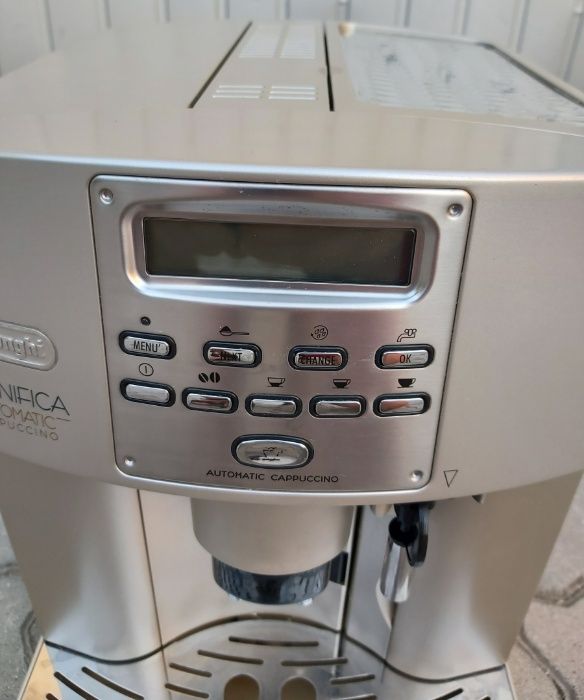 Кофемашина кофеварка Делонджи Delonghi Magnifica ESAM 3500 б/у