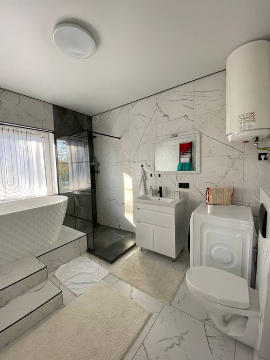 Оренда 2 поверхового видового будинку біля Львова