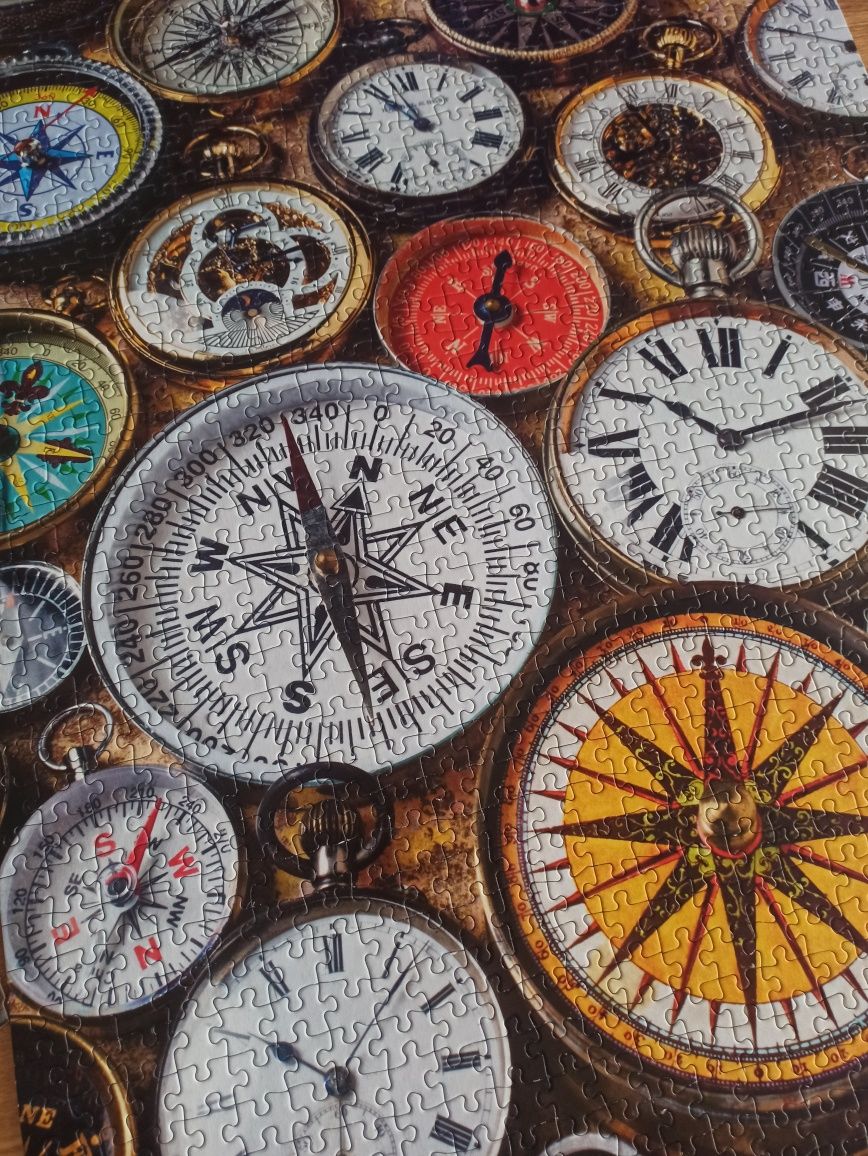 Puzzle 1000 Compasses & Clocks
